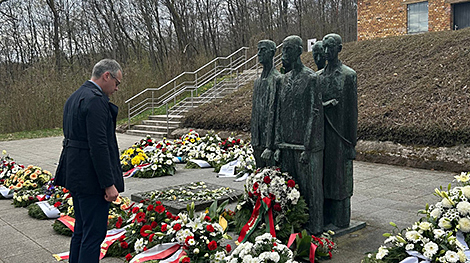 Belarusian diplomats honor victims of Buchenwald, Mittelbau-Dora concentration camps in Germany
