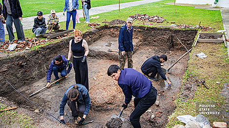 Polotsk digs uncover ancient graffiti, lost 12th century gallery