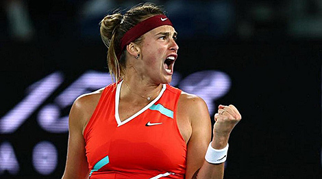 Sabalenka moves into Australian Open round three