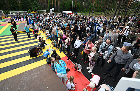 Sports minister emphasizes role of small towns in nurturing champions in Belarus