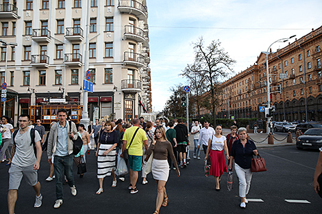 Survey shows Belarusians highly satisfied with their local communities