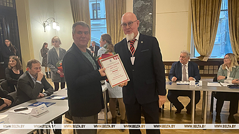 BelTA’s Superposition. Parallel Worlds book wins CIS contest prize