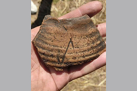 Piece of amphora with Scandinavian rune unearthed on Menka River near Minsk