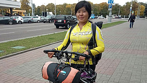 Chinese girl travels all over Belarus on bicycle