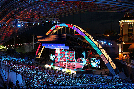 Slavianski Bazaar 2007: Modernized Summer Amphitheatre, concert by Patricia Kaas