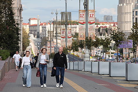 Belarusian political scientists comment on results of sociological survey