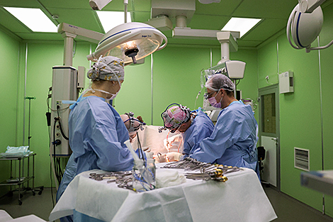 Belarusian cardiac surgeons perform unique, high-tech surgery on infant