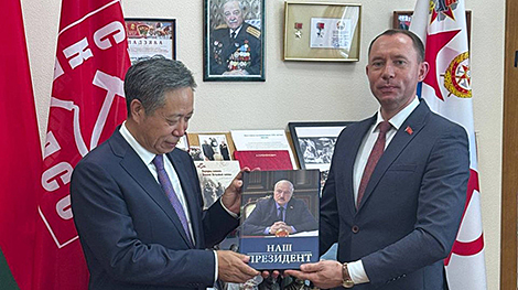 Communist parties of Belarus, China open book center in Minsk