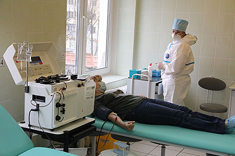 Fifteen COVID-19 survivors in Belarus donate blood plasma
