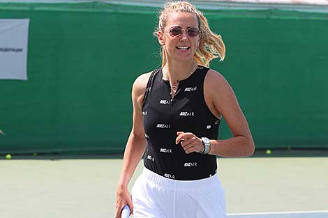 Italian Open: Azarenka advances to round three