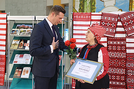 Invaluable heritage passed through generations. Negliubka weavers honored in Minsk