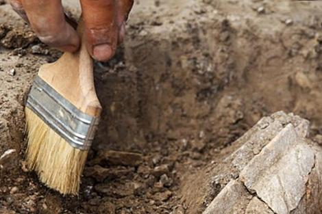 Archaeologists discover medieval forge during excavations in Oshmyany District