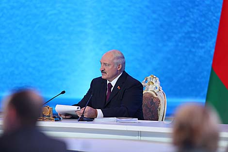 Lukashenko pledges unprecedented support for families
