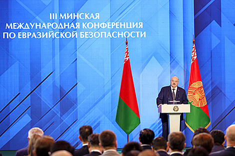 Lukashenko: Western politicians are guiding their nations toward self-isolation