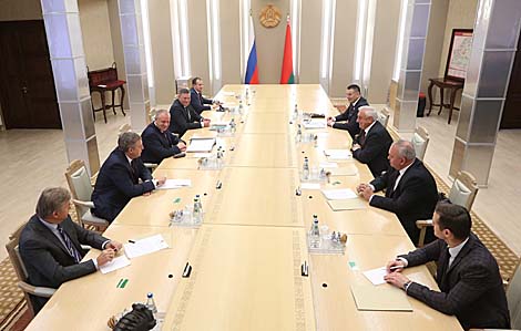 Myasnikovich: Manufacturing is key to success in Belarus-Russia regional cooperation