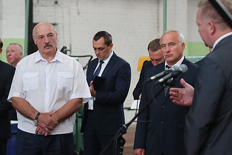 Belarus president fiercely critical about Orsha tool-making plant development results