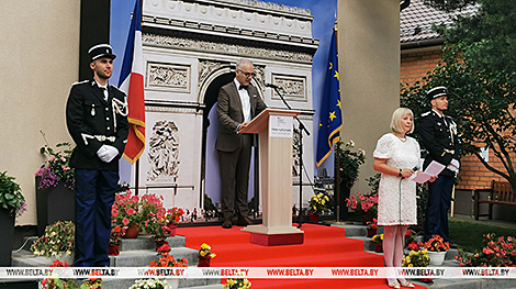 French diplomat calls for peace, respect for humanistic values