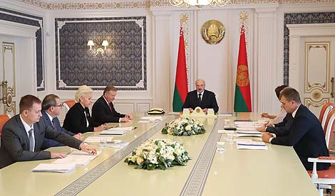 Lukashenko: Best and most experienced people should become civil servants