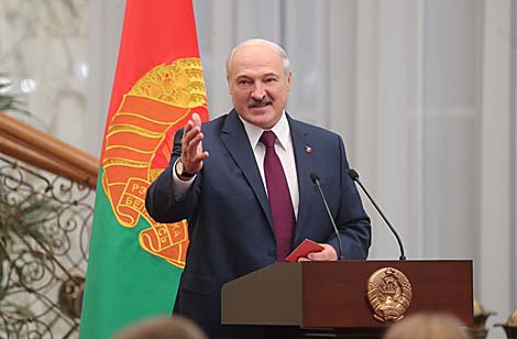 Belarus president backs non-radical way of development