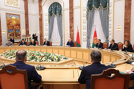 Lukashenko demands accelerated intellectual modernization of Belarus’ economy