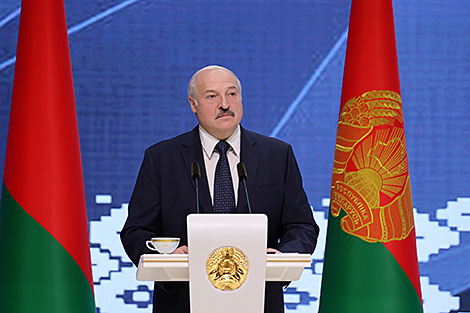 Lukashenko: We know how to live and we live in our own land