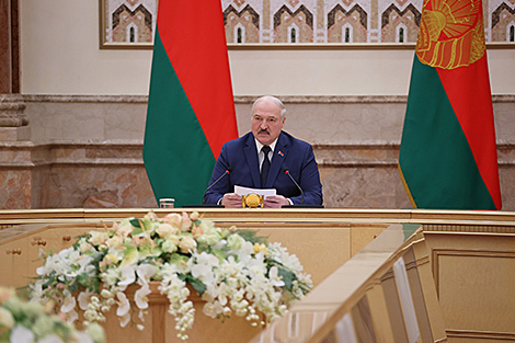 Lukashenko urges ‘to build new Belarus’