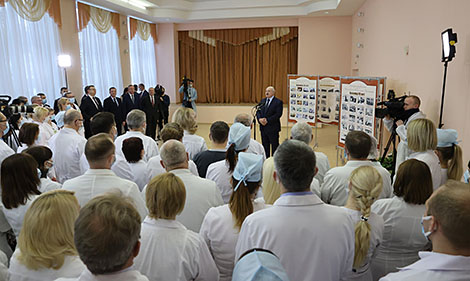 Lukashenko: Doctors will be provided with everything necessary to do their job