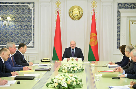 Lukashenko speaks about large-scale sociological survey in Belarus