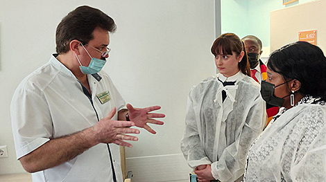 Zimbabwe’s first lady impressed by Belarusian healthcare standards, equipment