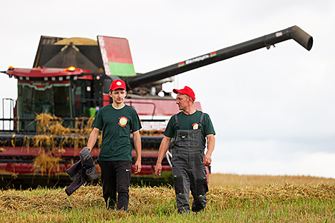 Lukashenko: Belarusians have always revered peasants’ hard work