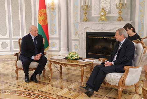 Lukashenko praises Hahn’s role in Belarus-EU rapprochement