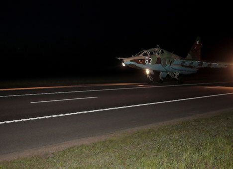Belarusian attack aircraft Su-25 lands on motorway at night first time ever