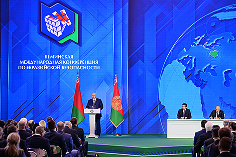 Lukashenko urges global deal to solve migration crisis