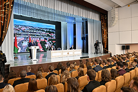 Lukashenko: Education in Belarus is no worse than in other countries, that's a fact