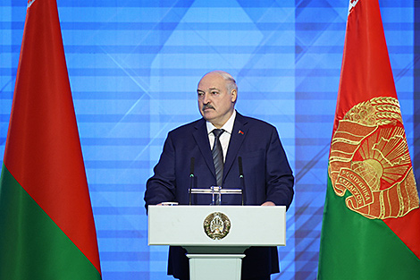 Lukashenko urges to stop arms race, engage in dialogue