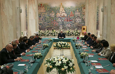 Belarus president speaks against aggression, violence