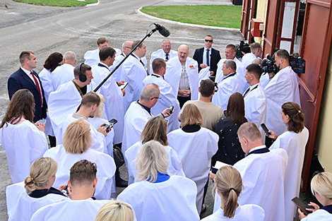 Scientists encouraged to improve seeds of Belarusian selection