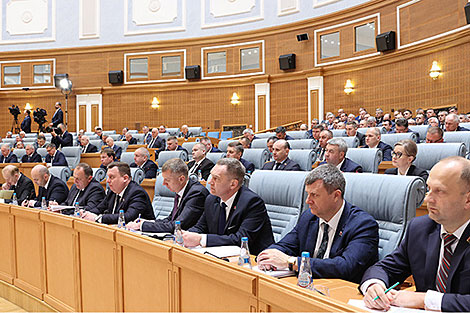 Lukashenko urges to ensure technological independence to shield economy against external factors