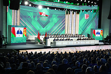 Lukashenko lambasts peace prize in war-town world