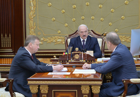 Lukashenko stresses political importance of well-organized redenomination