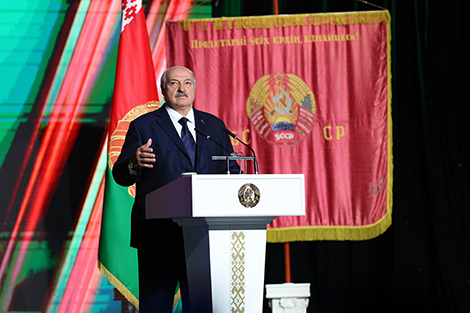 Lukashenko: Traditions rooted in history help Belarusian people remain themselves