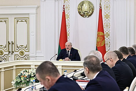 Lukashenko in favor of preserving strong presidential authority