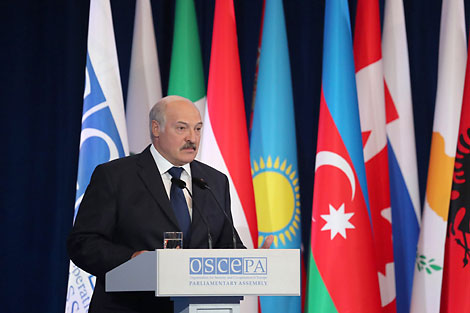 Lukashenko in favor of developing unified election standards in OSCE