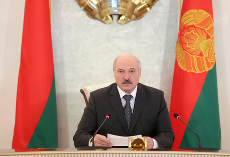 Lukashenko urges maximum transparency during West 2017 army exercise