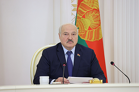 Lukashenko: Belarus’ defense industry can surprise and discourage Belarus’ foes