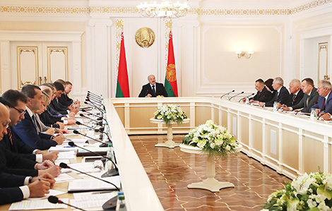 Lukashenko: Business promotion decisions should meet Belarus’ interests
