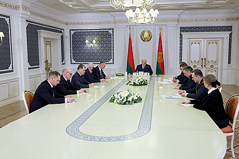 Lukashenko outlines responsibilities of government towards citizens