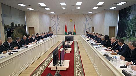 Belarus president dissatisfied with state of affairs in flax industry