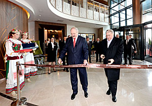 Lukashenko urges new hotels to use more Belarusian products