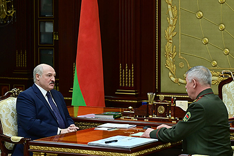 Lukashenko hears out report of Chairman of State Border Committee Lappo